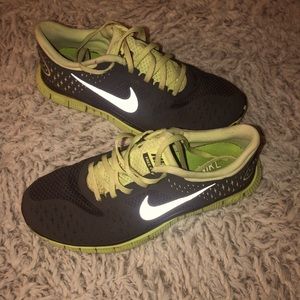 Yellow/Grey Nike Free Runs 4.0 V2 Size 8-Gently worn